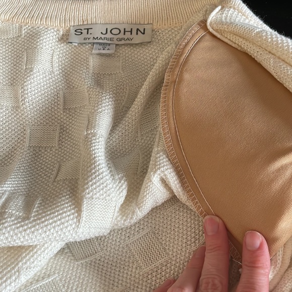 St. John Cream Knit Dress with Matching Sweater. Size 6. - Picture 8 of 15